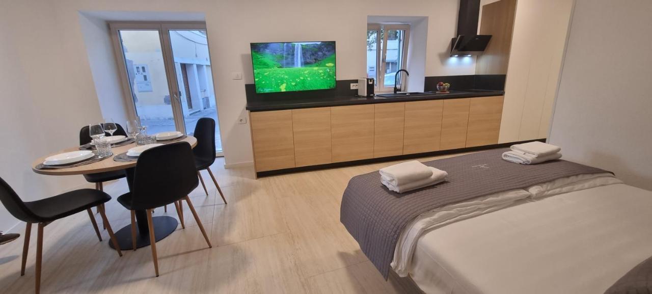 Dea Del Mar Apartments Izola Exterior photo