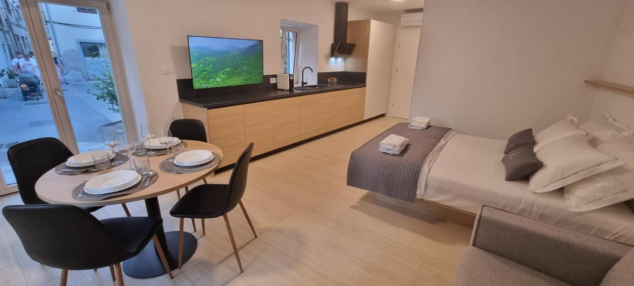 Dea Del Mar Apartments Izola Exterior photo