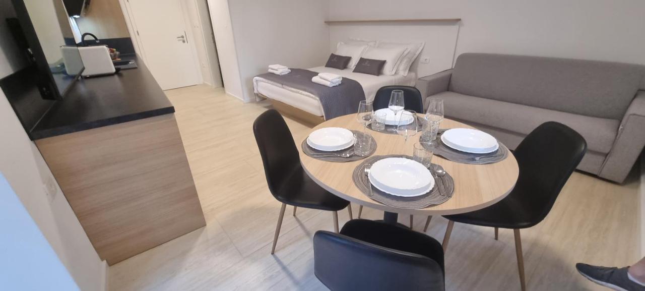 Dea Del Mar Apartments Izola Exterior photo