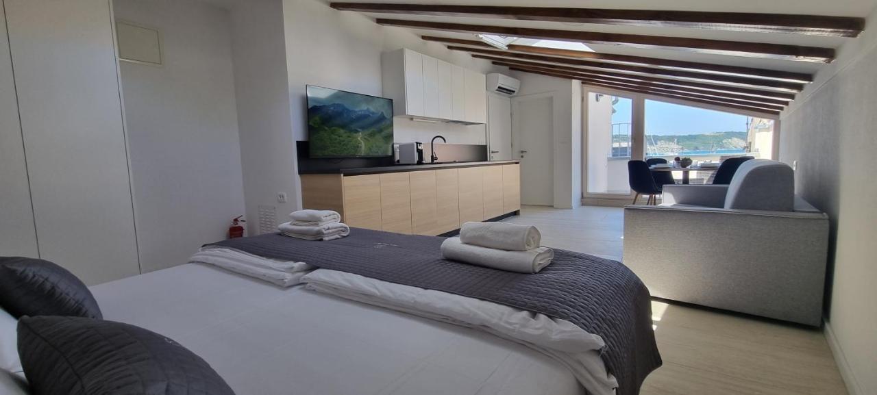 Dea Del Mar Apartments Izola Exterior photo