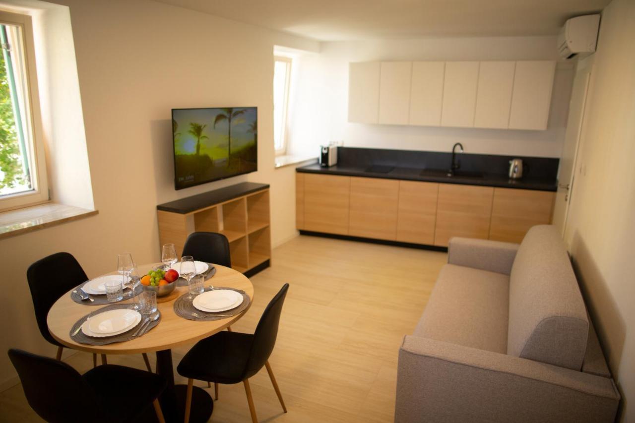 Dea Del Mar Apartments Izola Exterior photo