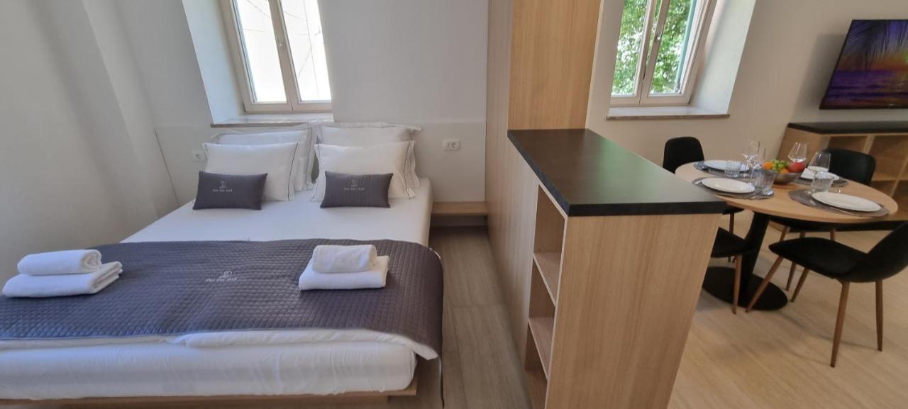 Dea Del Mar Apartments Izola Exterior photo