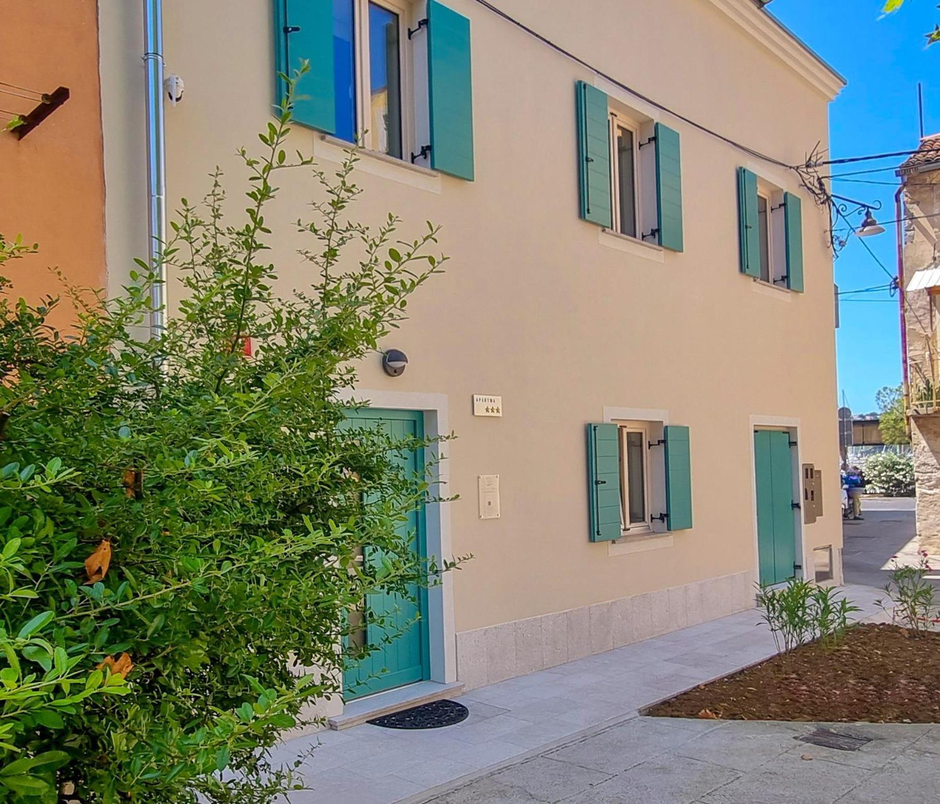 Dea Del Mar Apartments Izola Exterior photo