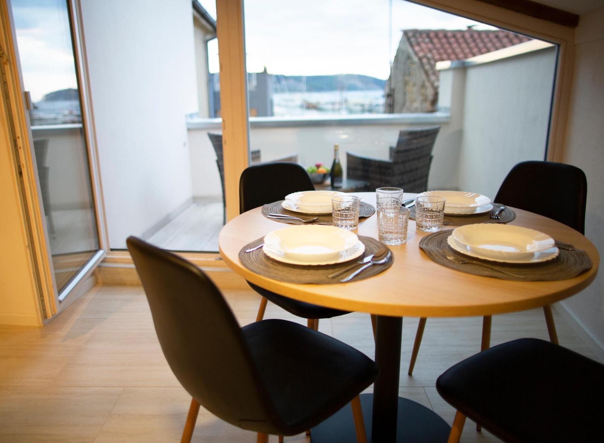 Dea Del Mar Apartments Izola Exterior photo