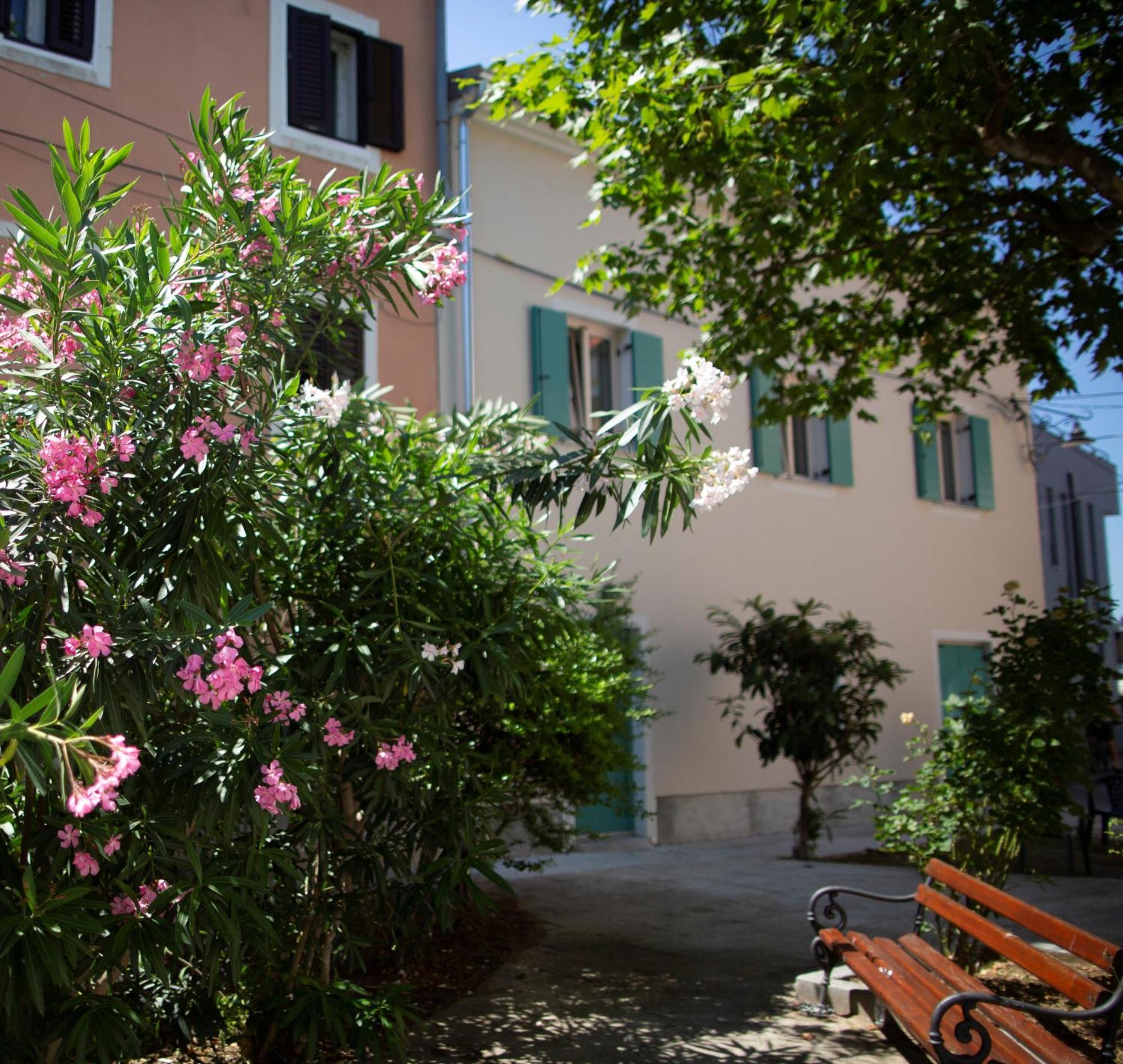 Dea Del Mar Apartments Izola Exterior photo